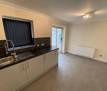 3 bedroom detached house to rent - Photo 3