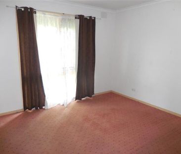 47 Charles Green Avenue, Endeavour Hills - Photo 2