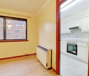 1 bedroom flat to rent - Photo 6