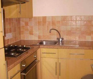 Price £850 pcm - Available Now - Furnished - Photo 2