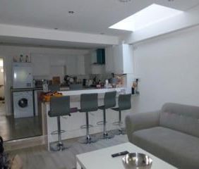 6 bedroom house to rent - Photo 2
