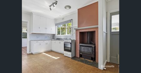 Family Home - Photo 5