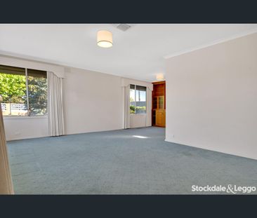4 North Circular Road, Gladstone Park, Vic 3043 - Photo 3