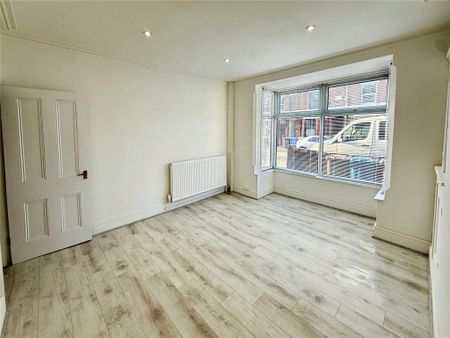 3 bedroom semi-detached house to rent - Photo 2