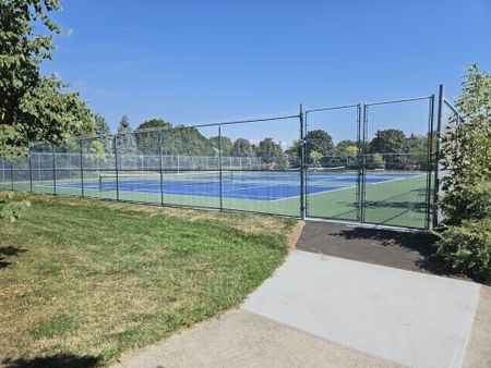 For Lease - 1298 Valerie Crescent, Oakville, Ontario - Photo 4