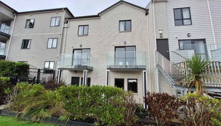 Spacious 2 bedroom Apartment - Photo 5