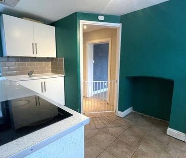 2 bedroom semi-detached house to rent - Photo 6