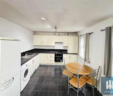 2 bedroom penthouse to rent - Photo 6