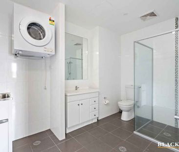 Refreshed & Full of Character | Spacious One Bedroom Apartment - Photo 3