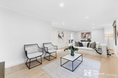21 James Cook Drive, Cranbourne - Photo 2