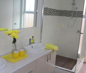 4 x 2 Family Home located in Baldivis - Photo 4