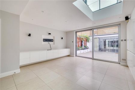6 bedroom terraced house to rent - Photo 4