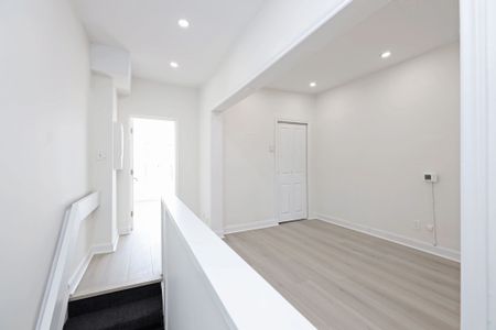 For Lease - 952 Queen Street, Toronto, Ontario - Photo 5