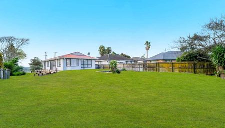 3 Bedroom House - Photo 3