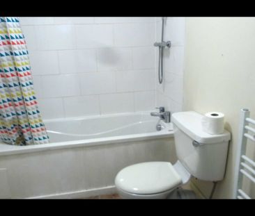 2 Bed Flat, Leeds, LS8 - Photo 3