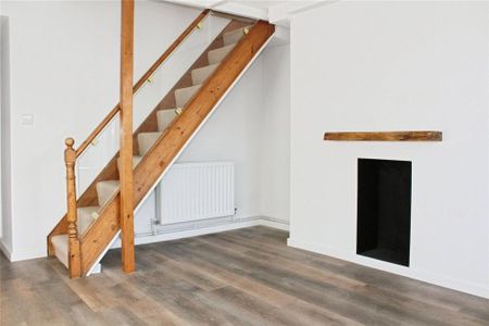 2 bedroom terraced house to rent - Photo 4