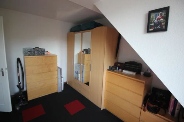 Objekt-Nr.: 26vtx5t | Scout-ID: 135880813 Du-Wanheimerort, Düsseldorferstr., 2. OG (DG), 60 m², 2 Zi., K D, Bad, Gartennutzung, 3-Familienhaus - Photo 1