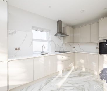 3 bedroom apartment to rent - Photo 3