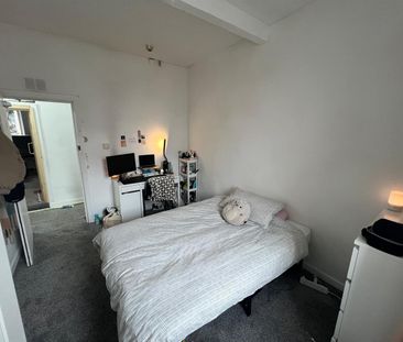 Room For Rent Cardiff Road, Pontypridd - Photo 2