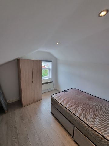 3 Bed Flat, Yew Tree Road, M14 - Photo 4