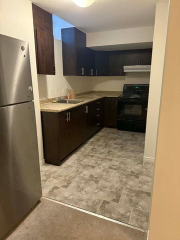 For Lease - 605 Remembrance Road, Brampton, Ontario - Photo 3