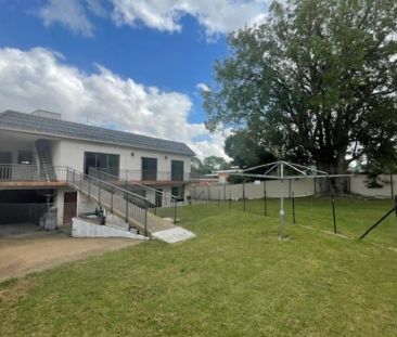 Grand 3 Bedroom + Study Home in Quiet Street - Photo 6
