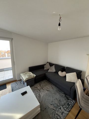 Moderne DG-Wohnung mit Dachterrasse, Balkon, TG-Platz & Weitblick in Mainz-Finthen - Photo 2