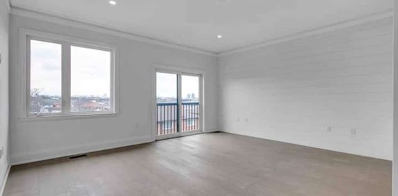 For Lease - 13 St Gaspar Court, Toronto, Ontario - Photo 2
