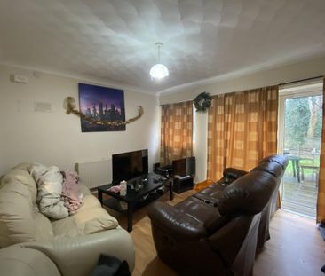 4 bedroom terraced house to rent - Photo 1