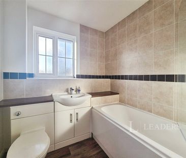 2 bedroom house to rent Cusak Road, Chelmer Village, Chelmsford, CM2 - Photo 3