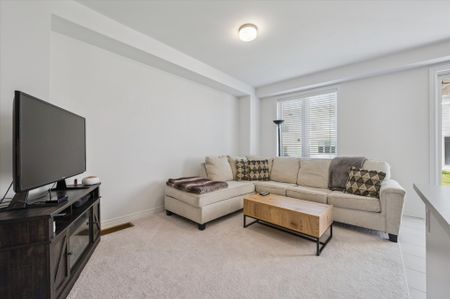 For Lease - 13 EDMINSTON Drive, Centre Wellington, Ontario - Photo 5