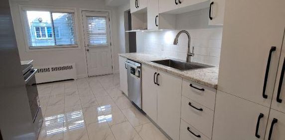 TRÈS GRAND ET LUXUEUX 4½ À LOUER À POINTE-CLAIRE - Photo 2