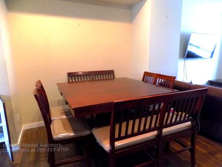 GREAT 3 BED 2.5 BATH, 2 STOREY TOWNHOUSE, W/ ATTACHED DBL GARAGE IN THE LAKE DISTRICT COMMUNITY OF SCHONSEE - Photo 4