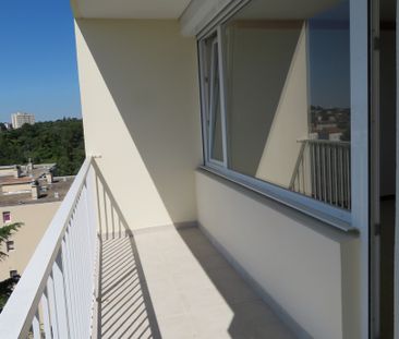 T2, 57m²+Parking Nîmes, Rue des Bananiers, 625€ H.C - Photo 2