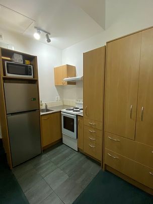 Studio apartment, Central Queen St, Auckland CBD - Photo 1