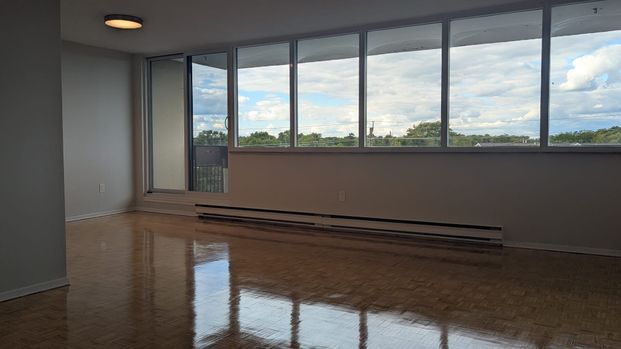 For Lease - 5348 Lakeshore Road Unit# 510, Burlington, Ontario - Photo 1