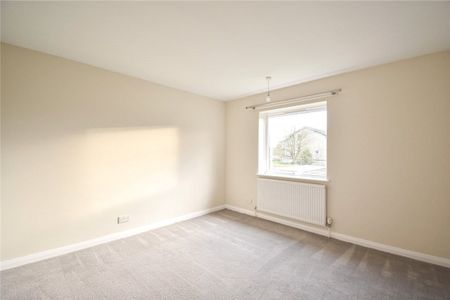 Newly decorated 4 bedroom house situated to the south of the city offering excellent access to Addenbrookes hospital. Rear enclosed garden with patio. Garage and driveway parking. GCH. Unfurnished. Available for 6 months only. - Photo 5