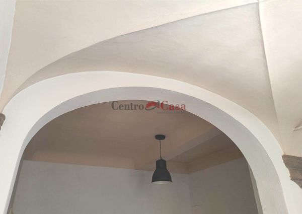 Appartamento non arredato, di ampia metratura, con 3 camere!