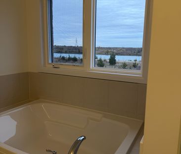 For Lease - 174 Aviron Crescent, Welland, Ontario - Photo 4