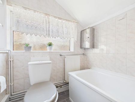 2 bedroom terraced house to rent - Photo 5