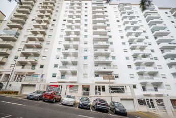 Apartamento T4 em Lisboa