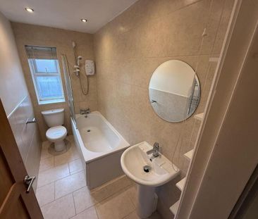 3 bedroom terraced house to rent - Photo 6