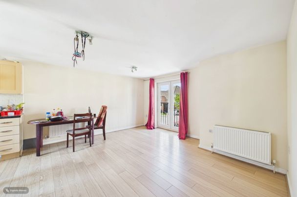 2 bedroom Maisonette in Regis Park Road, Reading - Photo 1