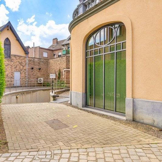 Appartement met 2 slaapkamers, parking en kelderberging in het centrum van Diest - Photo 1