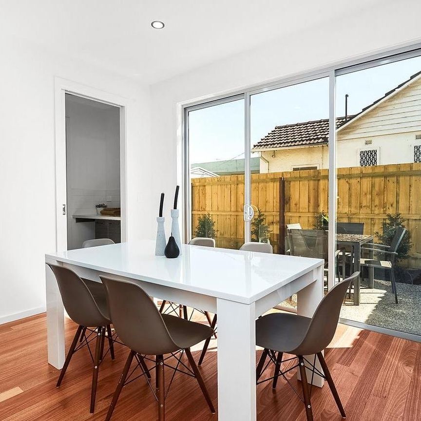 2/3 Edmund Street, Maidstone VIC 3012 - Photo 1