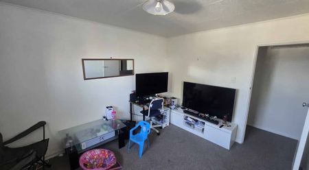 Stunning Two Bedroom Home with Spectacular City Views - Photo 4