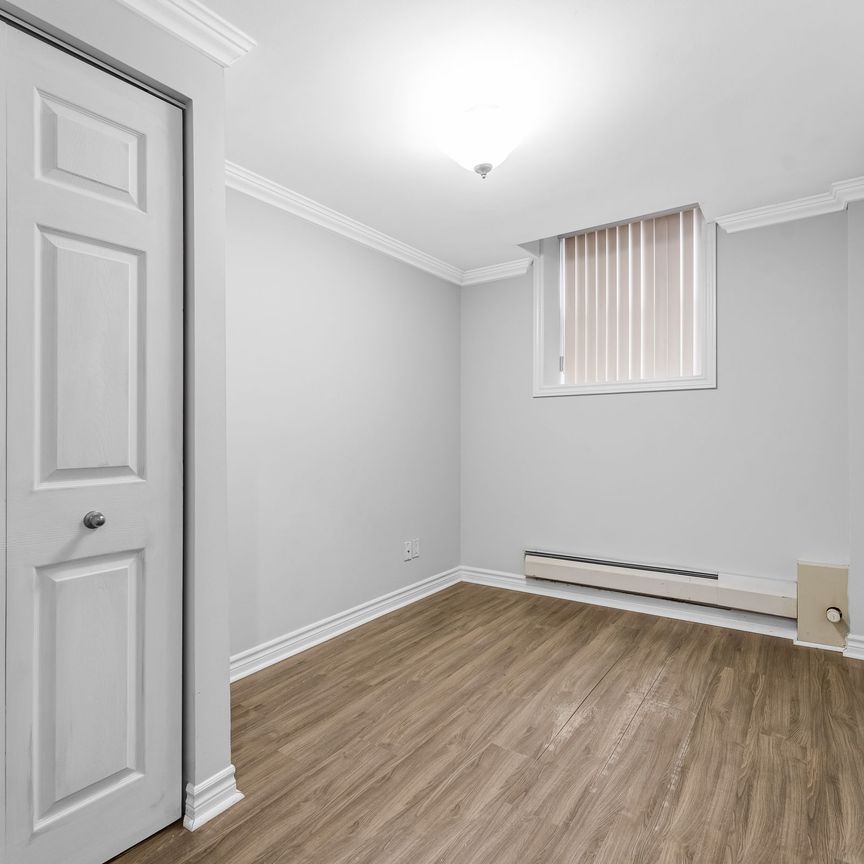 235 Charlotte St - Photo 1