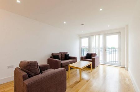 2 bedroom flat to rent - Photo 2