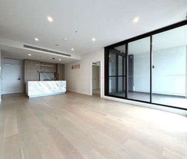 Bright & Spacious Northeast-Facing Apartment with Garden Views - Photo 2