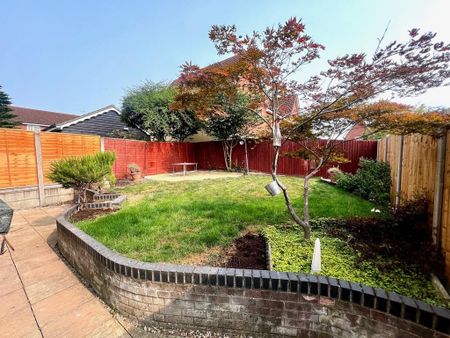 4 bedroom semi-detached house to rent - Photo 3
